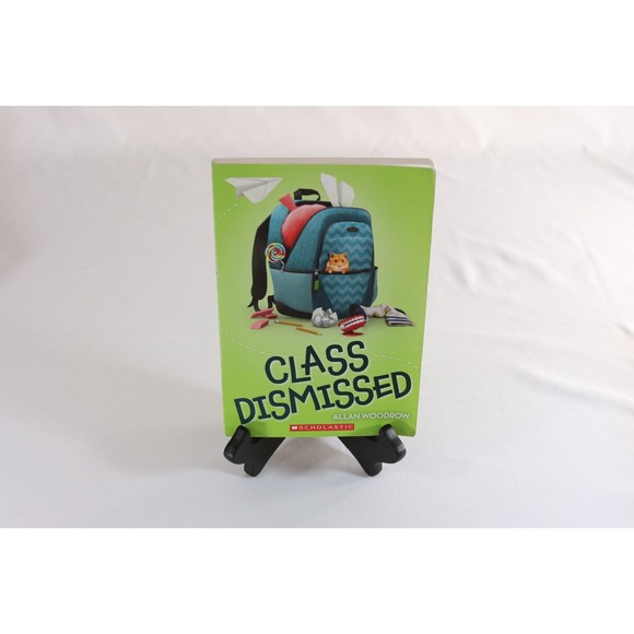 Scholastic Other - Class Dismissed Allan Woodrow Scholastic Paperback Fiction Book 262 Pages